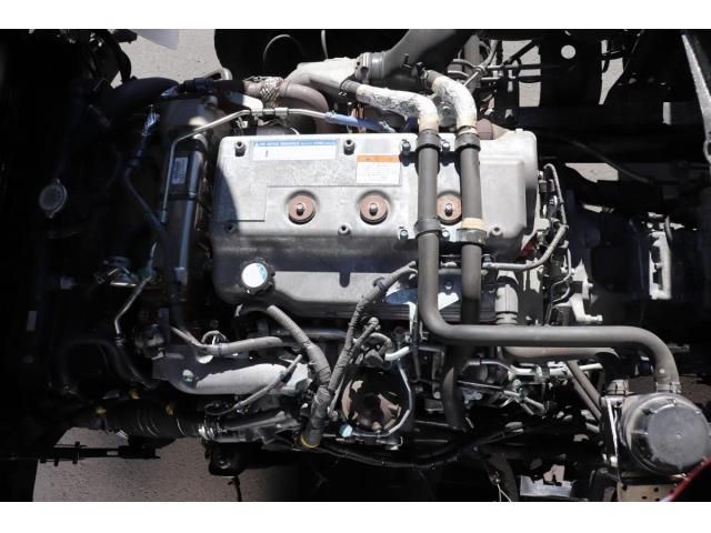 Hino RANGER 2017-11 8331996-21
