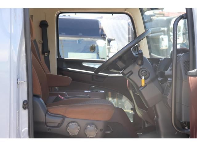 Hino RANGER 2018-10 8332009-13