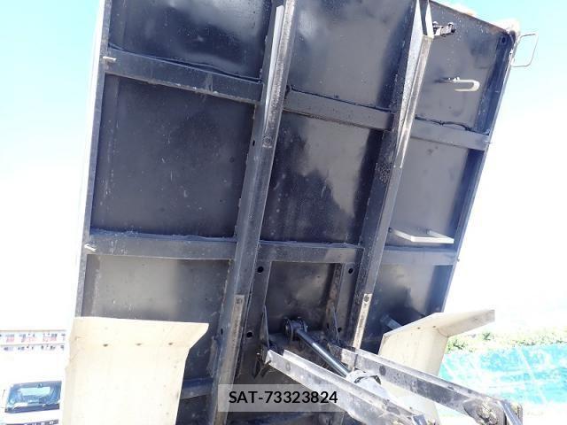 Hino RANGER 2015-09 8355463-17