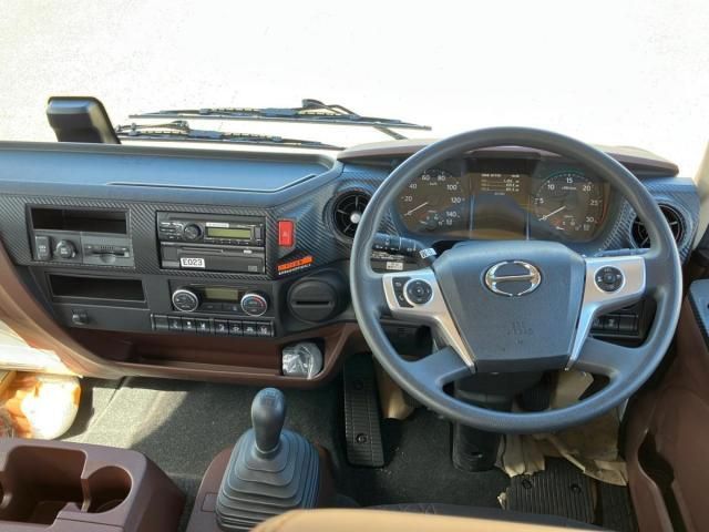 Hino RANGER 2026-01 8431820-21