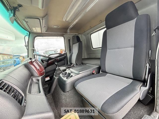 Hino RANGER 2015-04 8458275-17