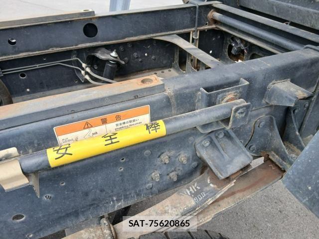 Hino RANGER 2018-11 8485997-16