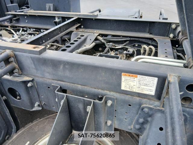Hino RANGER 2018-11 8485997-17