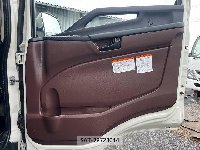 Hino RANGER 2018-11 8526896-16