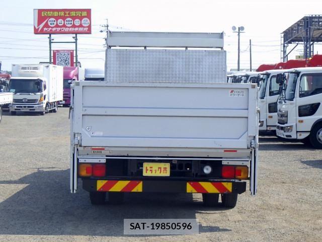 Hino RANGER 2015-08 8528557-5