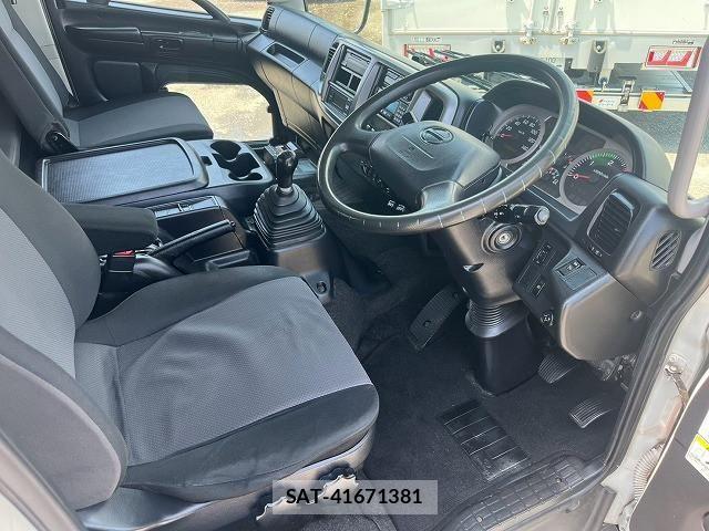 Hino RANGER 2017-11 8526916-19