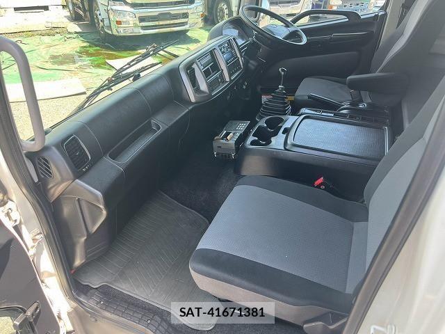 Hino RANGER 2017-11 8526916-23