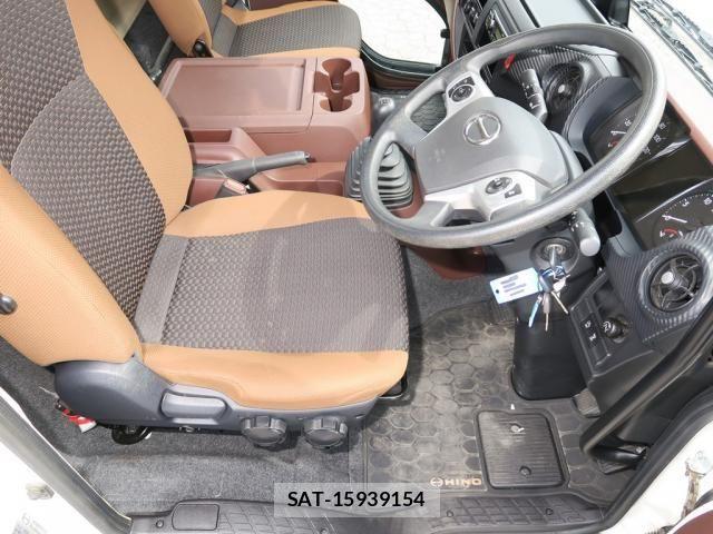 Hino RANGER 2023-03 8526906-26