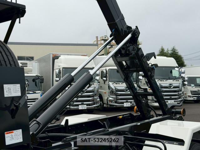 Hino RANGER 2026-01 8563344-13