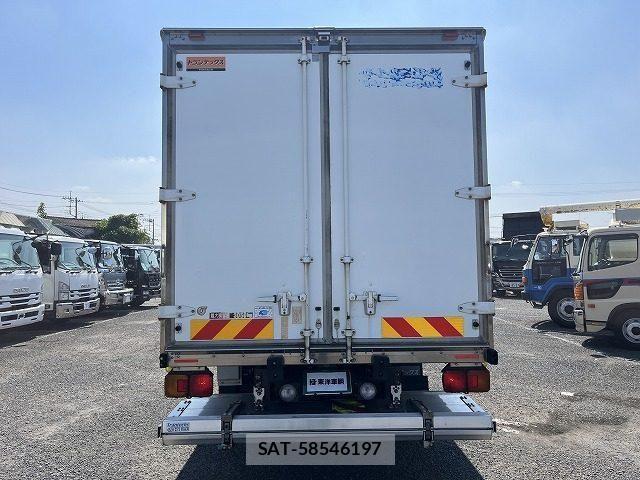 Hino RANGER 2016-10 8628610-4