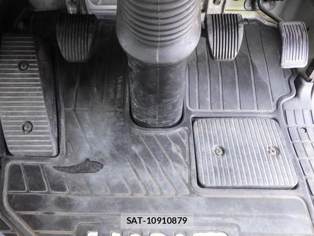 Hino RANGER 2017-03 8628604-26