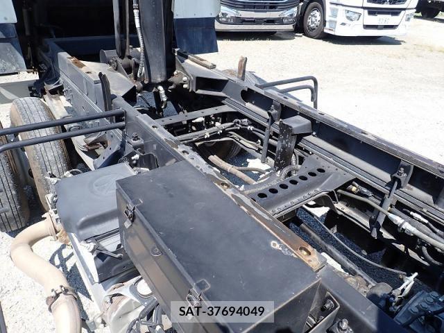 Hino RANGER 2023-03 8628598-17