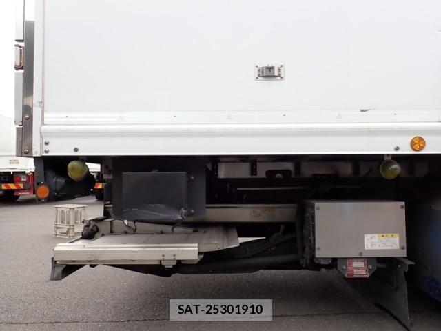 Hino RANGER 2019-05 8666805-17