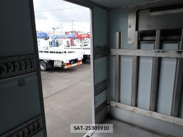 Hino RANGER 2019-05 8666805-28