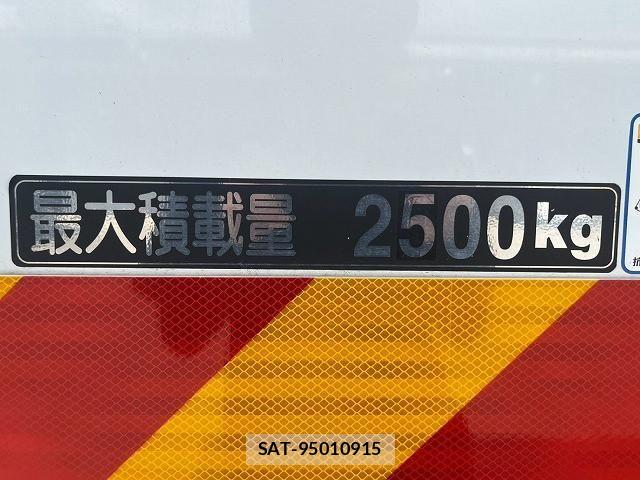 Hino RANGER 2021-05 8661214-17