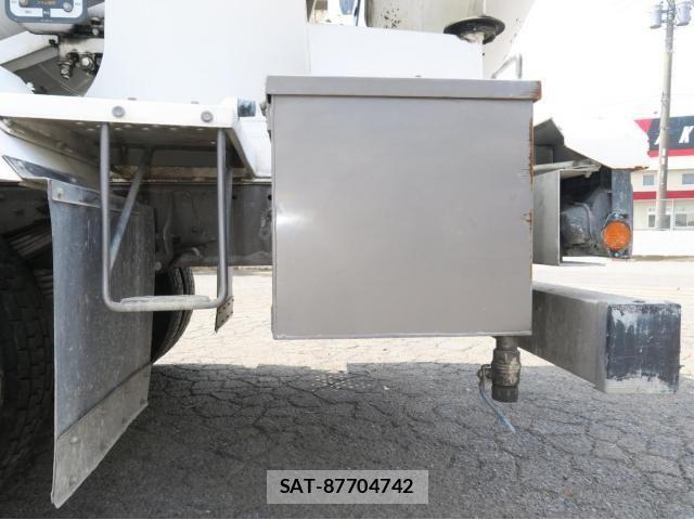 Hino RANGER 2022-10 8661213-17