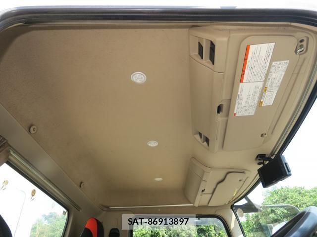 Hino RANGER 2018-03 8661215-25