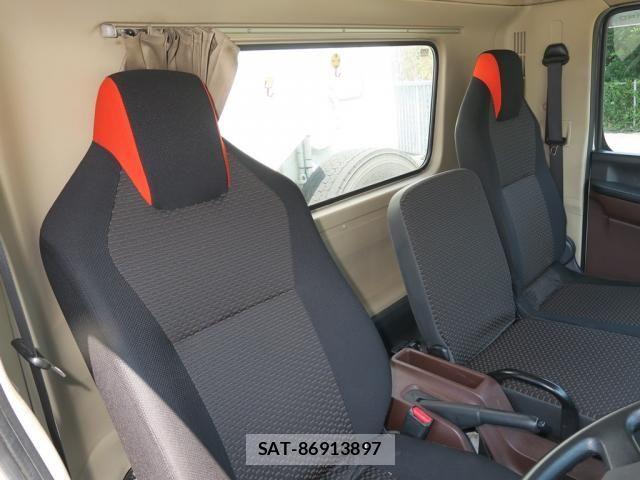 Hino RANGER 2018-03 8661215-26