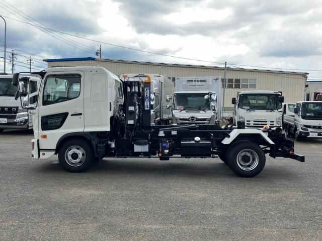 Hino RANGER 2025-08 8733063-3
