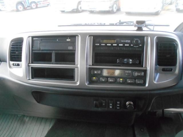 Hino RANGER 2011-12 8733081-15