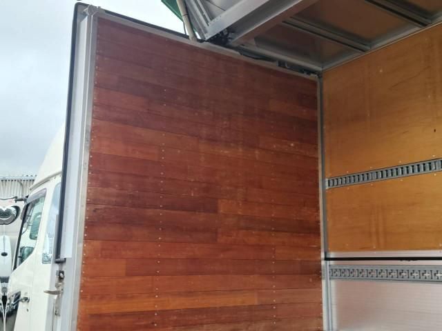 Hino RANGER 2017-04 8733073-18