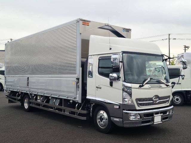 Hino RANGER 2017-04 8733073-2