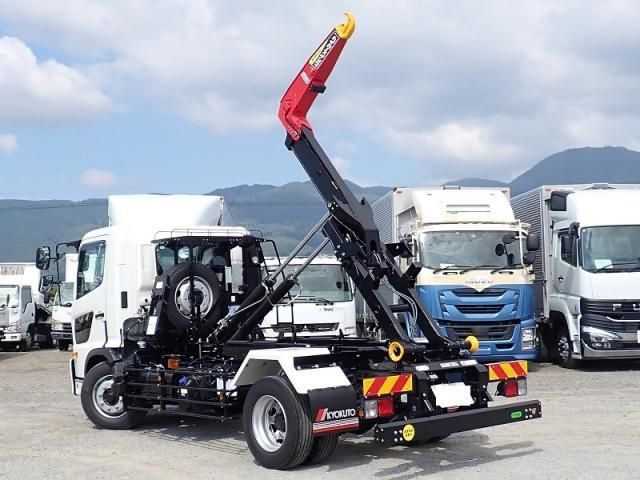 Hino RANGER 2026-02 8733057-3