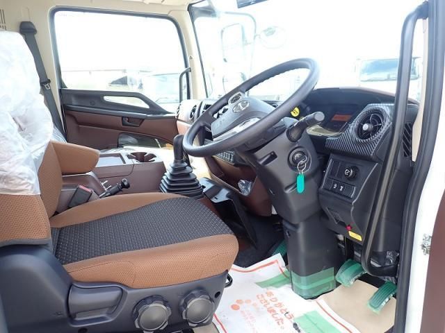 Hino RANGER 2026-02 8733057-7