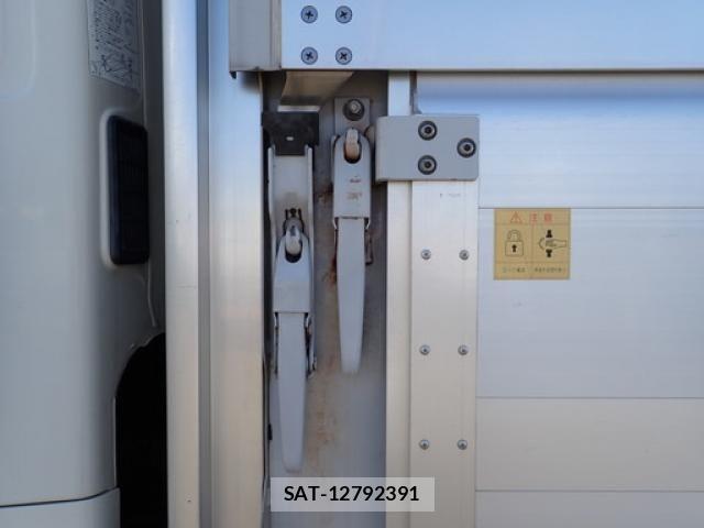 Hino RANGER 2018-02 8831262-12