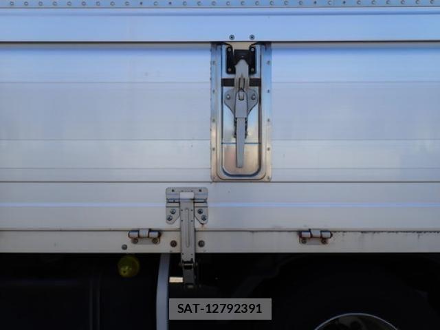 Hino RANGER 2018-02 8831262-13