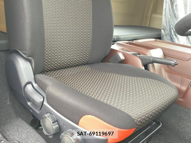 Hino RANGER 2025-11 8850471-18