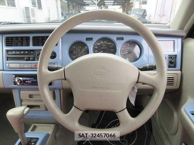Nissan RASHEEN 1998-02 1847853-3