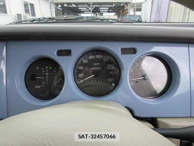 Nissan RASHEEN 1998-02 1847853-4