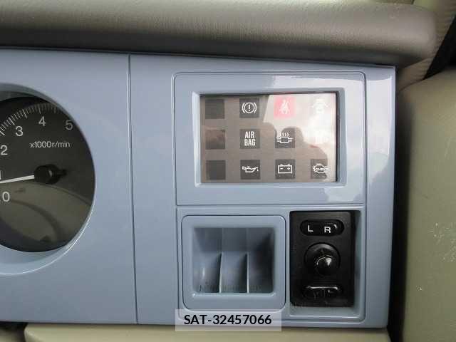 Nissan RASHEEN 1998-02 1847853-5