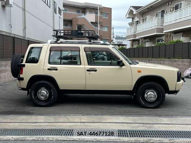 Nissan RASHEEN 1995-07 7727720-3