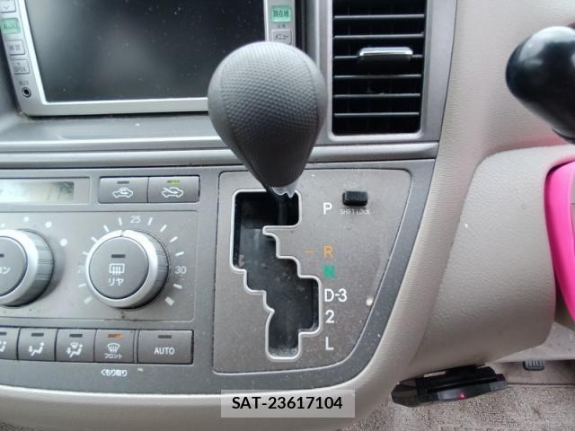 Toyota RAUM 2009-02 4979498-12