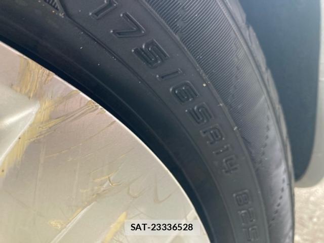 Toyota RAUM 2010-01 7224058-11