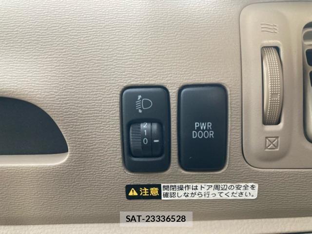Toyota RAUM 2010-01 7224058-22