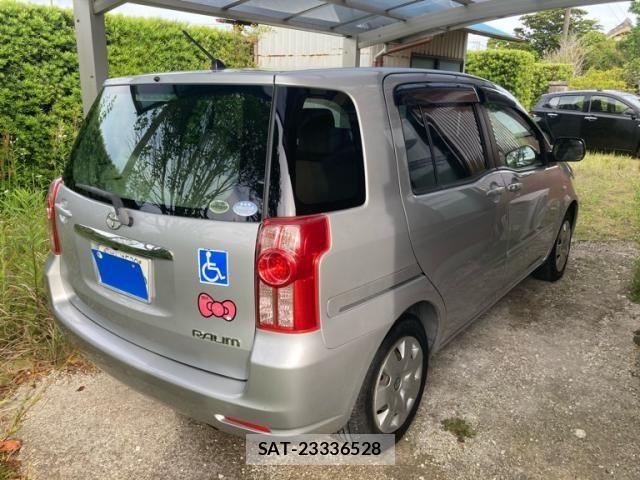 Toyota RAUM 2010-01 7224058-4