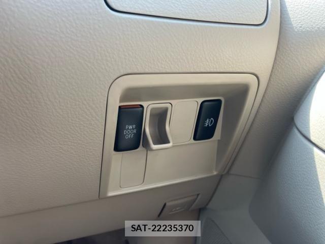 Toyota RAUM 2006-03 7329648-18
