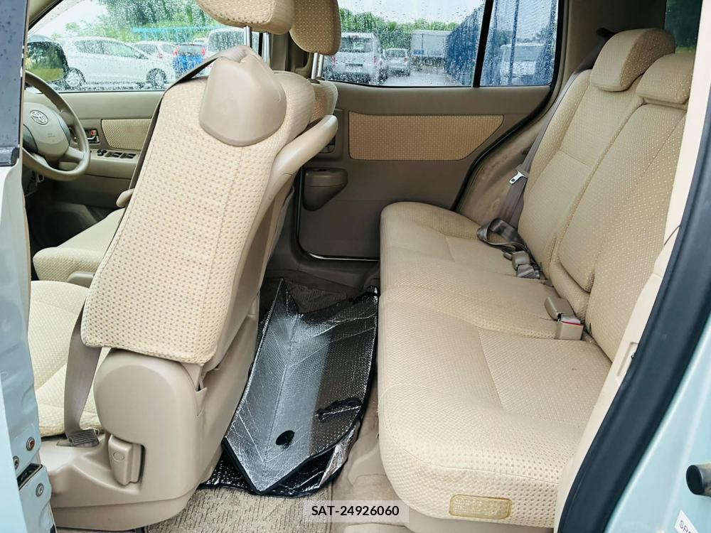 Toyota RAUM 2007-06 7550577-9