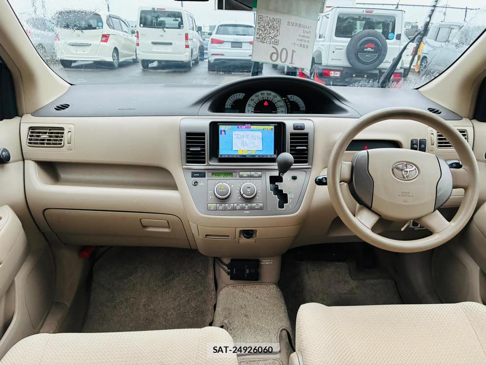 Toyota RAUM 2007-06 7550577-12