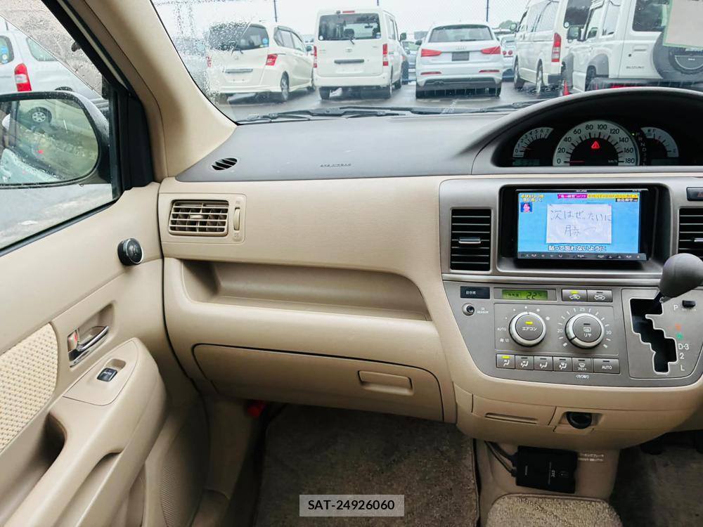 Toyota RAUM 2007-06 7550577-17