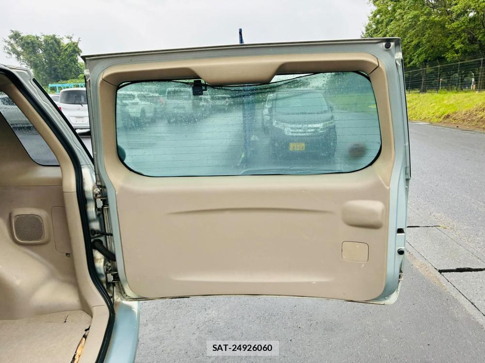 Toyota RAUM 2007-06 7550577-26