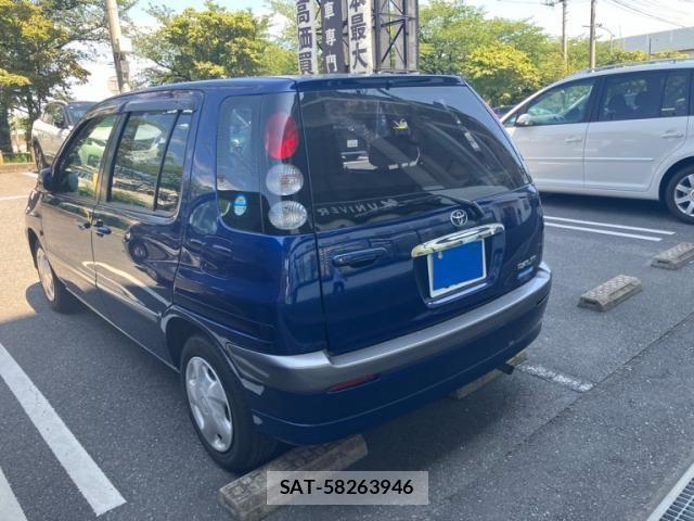 Toyota RAUM 2001-09 8231577-2