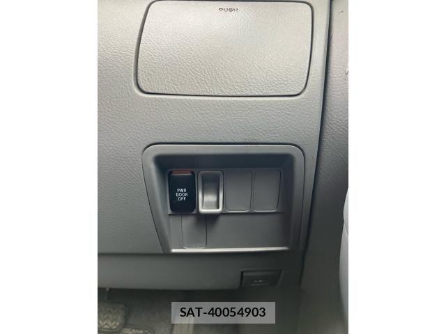 Toyota RAUM 2005-12 8246485-18