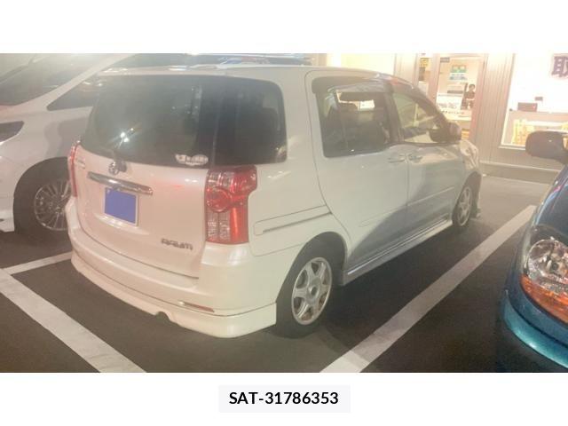 Toyota RAUM 2007-08 8334448-3