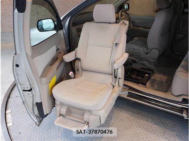 Toyota RAUM 2006-03 8355464-9
