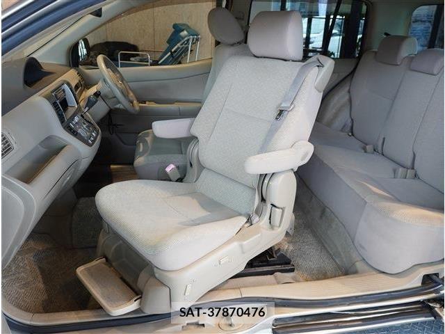 Toyota RAUM 2006-03 8355464-10