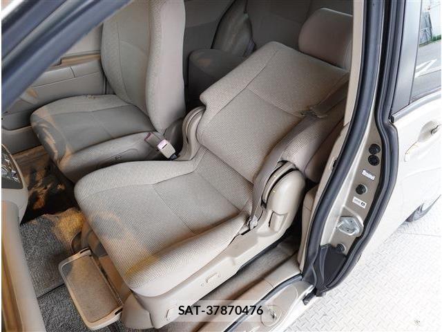 Toyota RAUM 2006-03 8355464-11